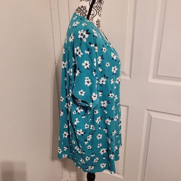 Croft&Barrow woman's classic floral tee‎ - Picture 2 of 5